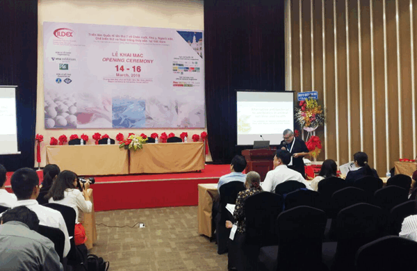 dr-michel-guillaume-at-ildex-vietnam-3 dr-michel-guillaume-at-ildex-vietnam-3