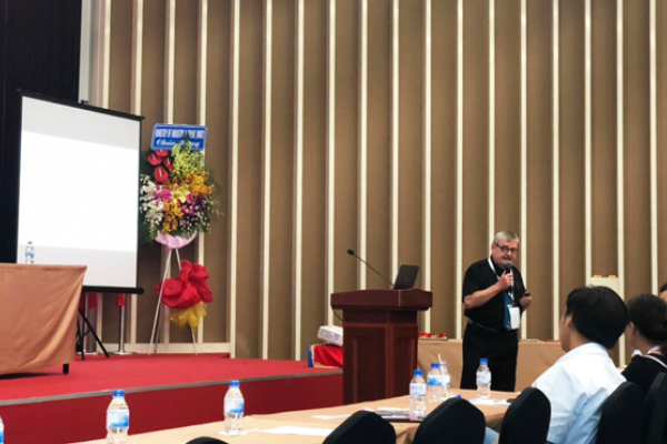 dr-michel-guillaume-at-ildex-vietnam-1 dr-michel-guillaume-at-ildex-vietnam-1